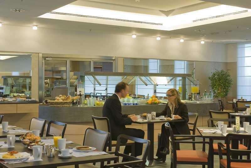 Hilton Garden Inn Rome Airport Φιουμιτσίνο Εστιατόριο φωτογραφία